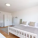 Cityscape Budget Vaci Apartment